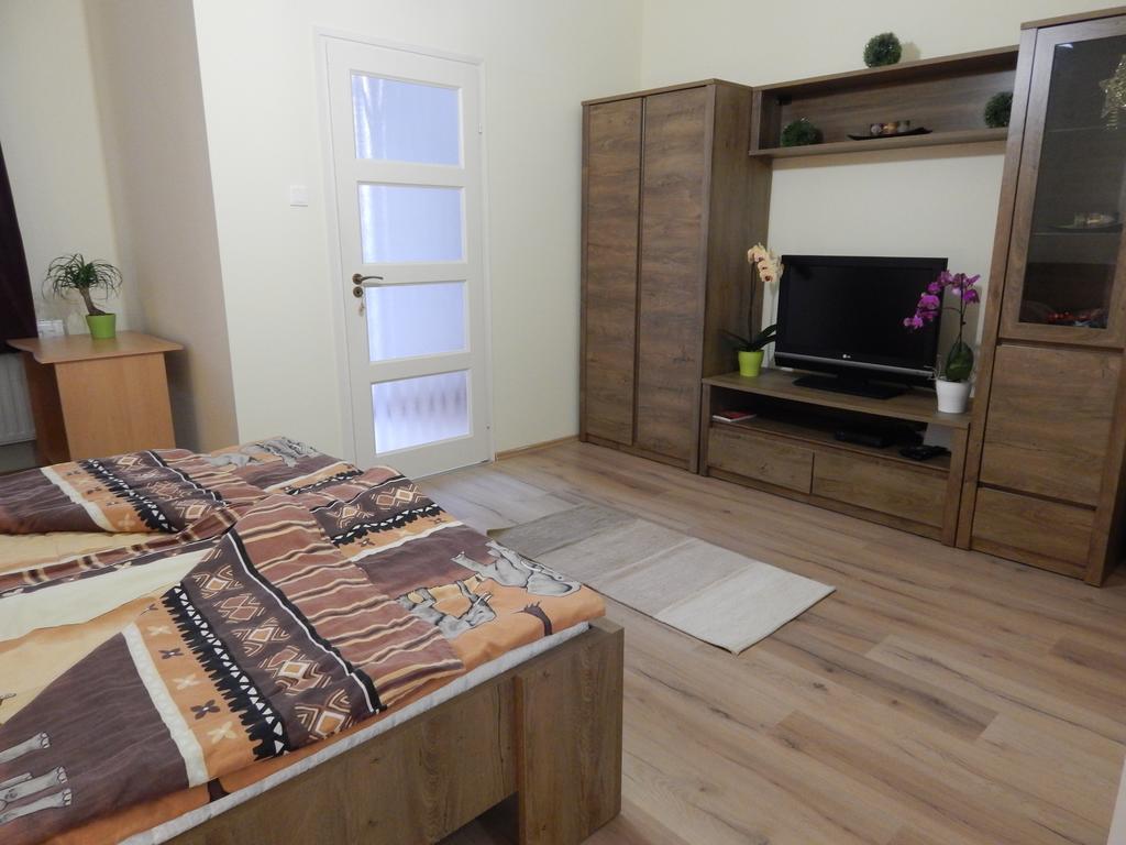 MosonmagyaróvárCsillagvirag Apartmanアパートメント エクステリア 写真